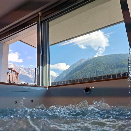 Rewind Hotel Temù Екстериор снимка