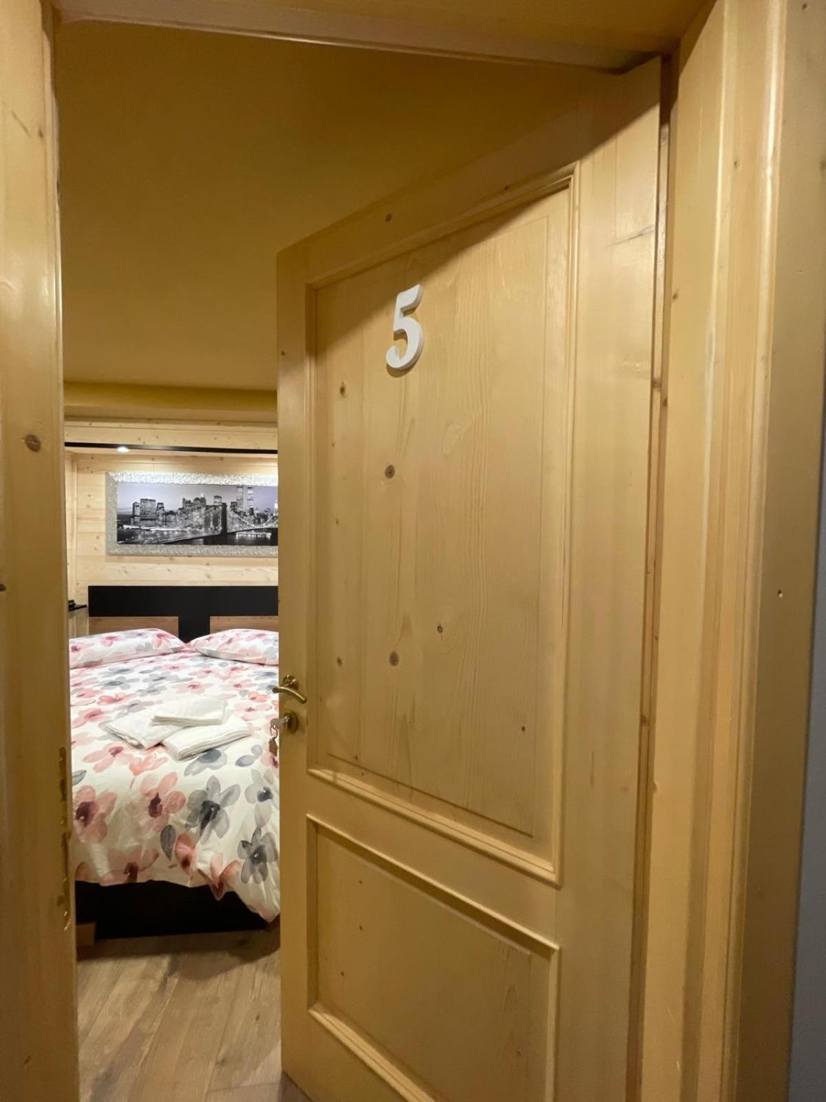 Rewind Hotel Temù Екстериор снимка
